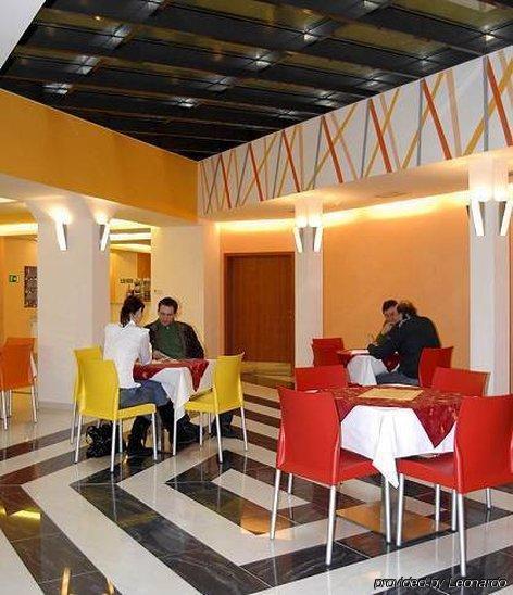 City Central De Luxe Prague Restaurant photo