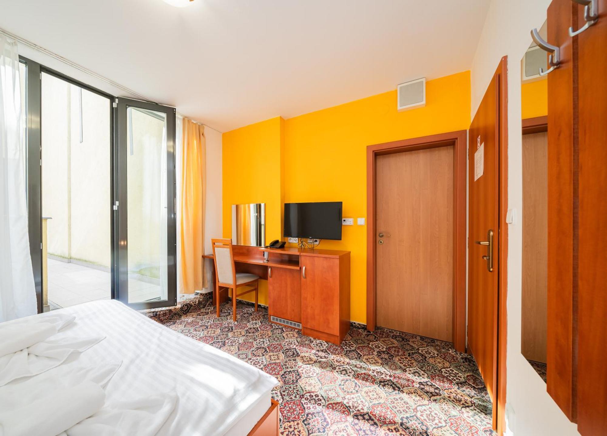 City Central De Luxe Prague Exterior photo